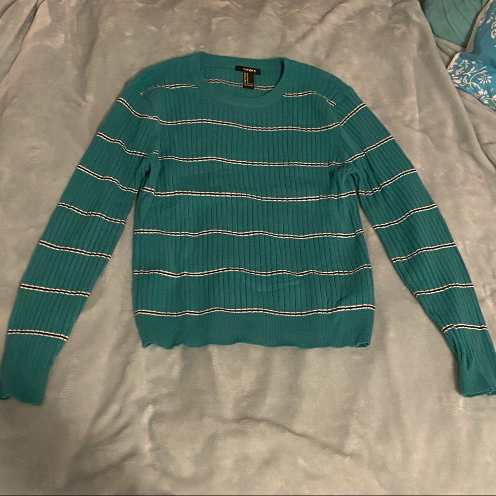 Womens Green Long Sleeve Sweater
